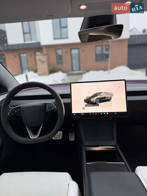 Седан Tesla Model 3 2024 в Львове