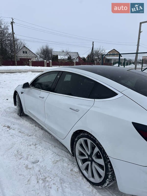 Седан Tesla Model 3 2020 в Калиновке