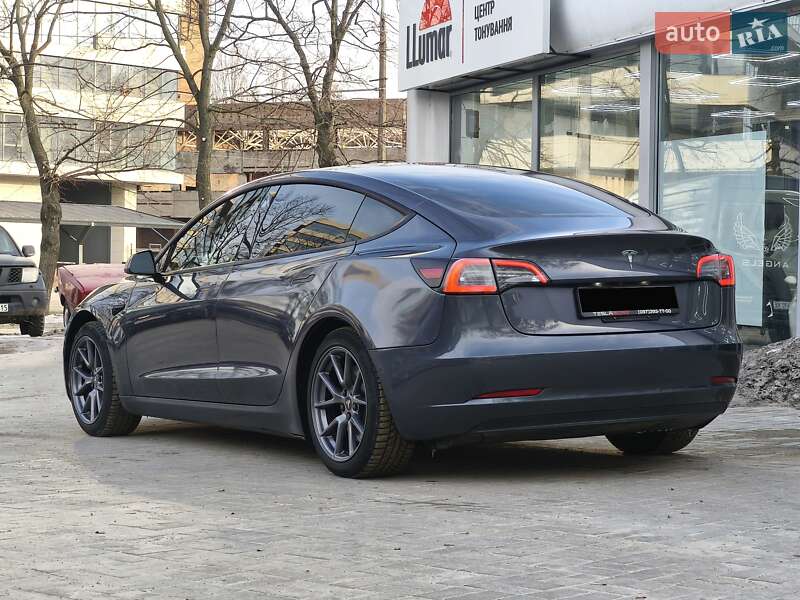 Седан Tesla Model 3 2021 в Днепре