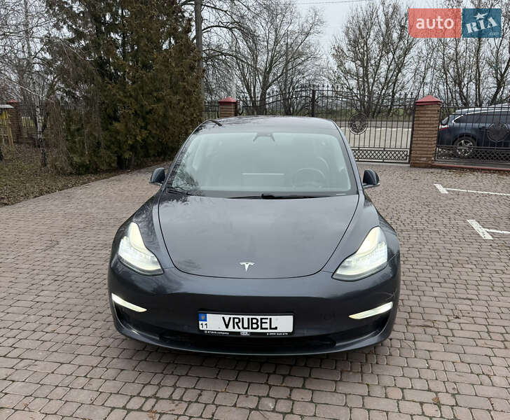 Седан Tesla Model 3 2019 в Киеве