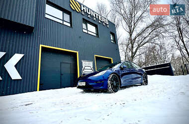 Седан Tesla Model 3 2021 в Києві