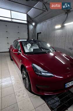 Седан Tesla Model 3 2019 в Львове