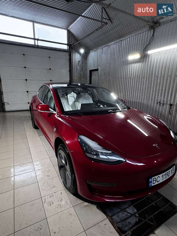 Tesla Model 3 2019