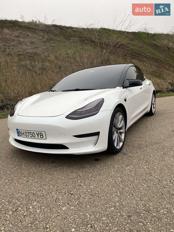 Седан Tesla Model 3 2019 в Одесі