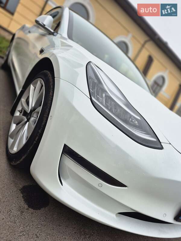 Седан Tesla Model 3 2019 в Києві