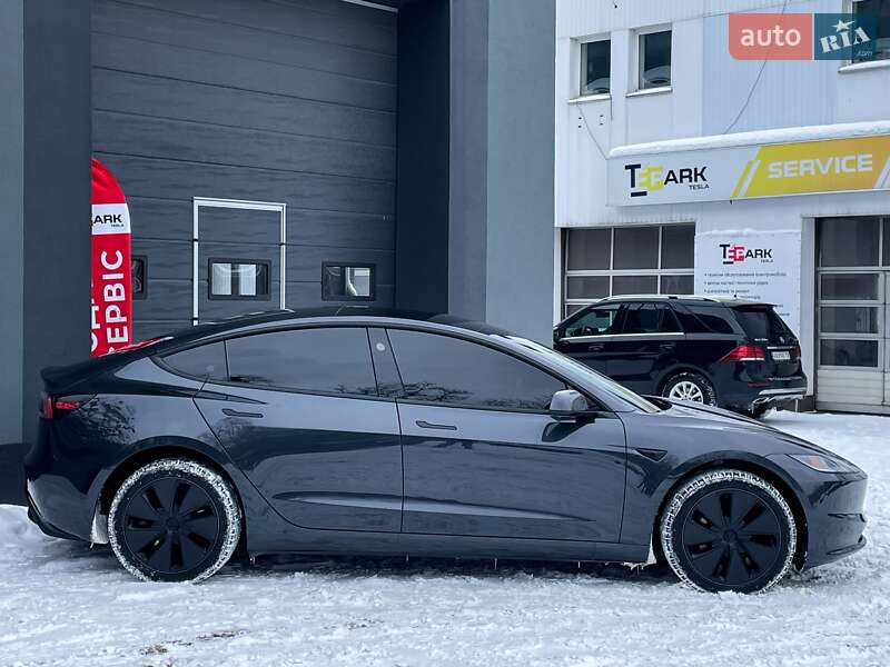 Седан Tesla Model 3 2025 в Киеве фото 10 Седан Tesla Model 3 2025 в Киеве