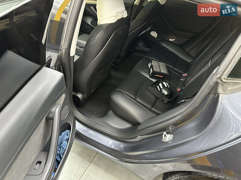 Седан Tesla Model 3 2023 в Днепре