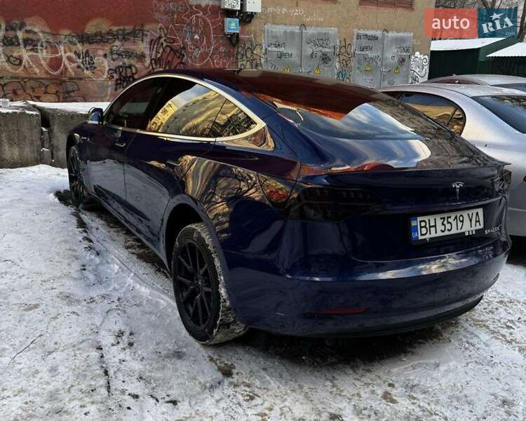 Седан Tesla Model 3 2019 в Одесі