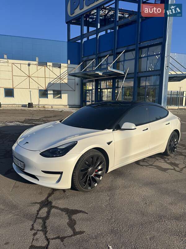 Седан Tesla Model 3 2023 в Миколаєві