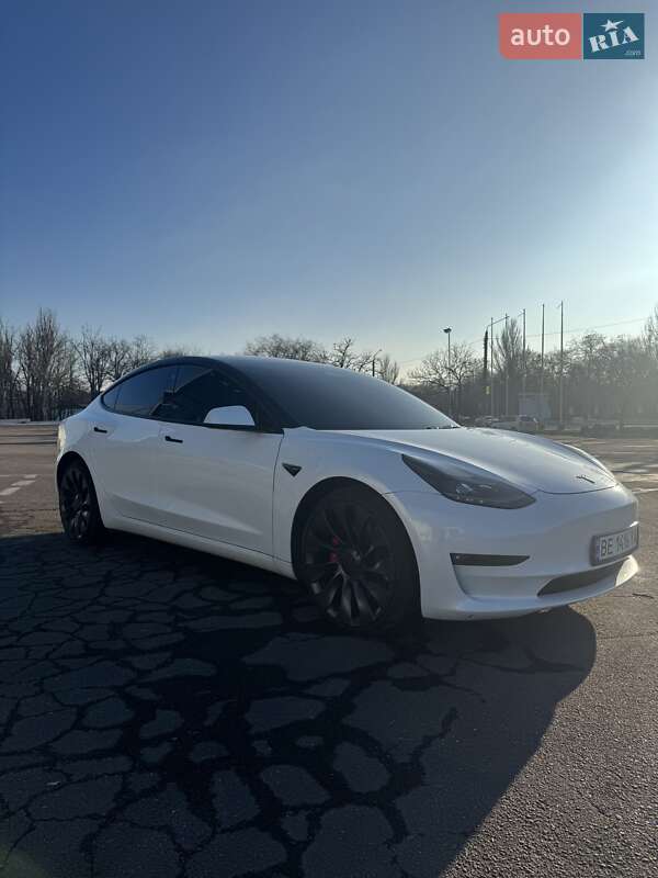 Седан Tesla Model 3 2023 в Миколаєві