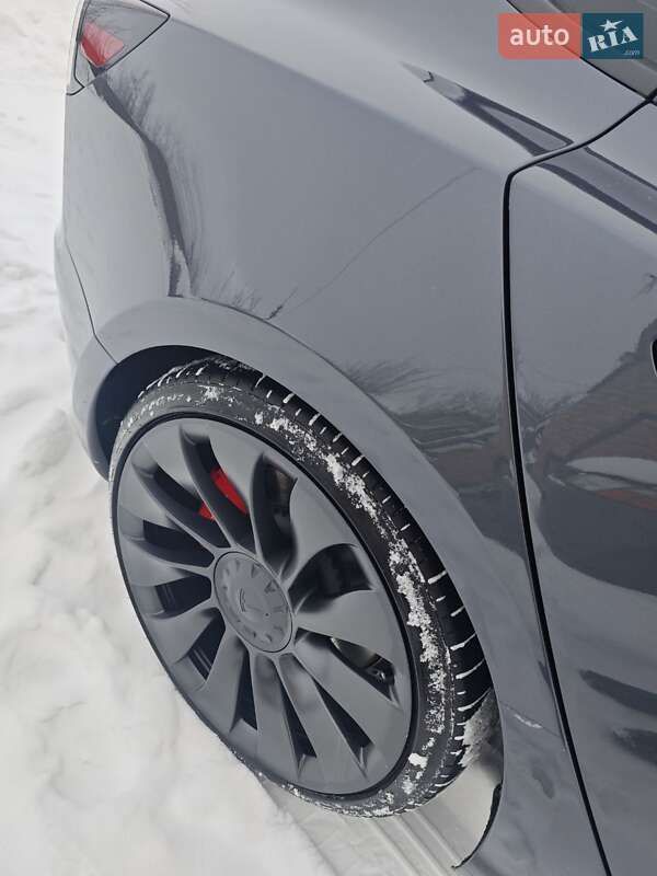 Седан Tesla Model 3 2023 в Фастові