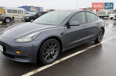Седан Tesla Model 3 2021 в Львове