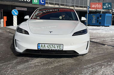 Седан Tesla Model 3 2024 в Києві