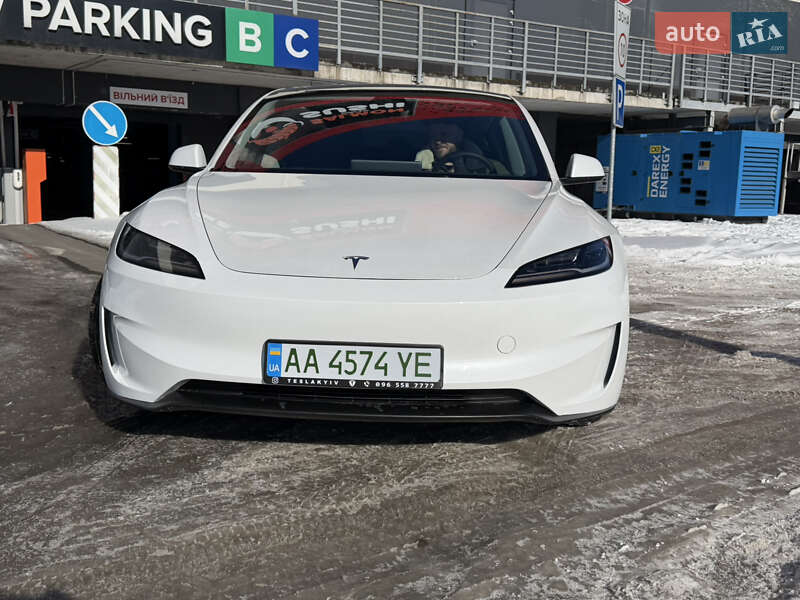 Седан Tesla Model 3 2024 в Києві
