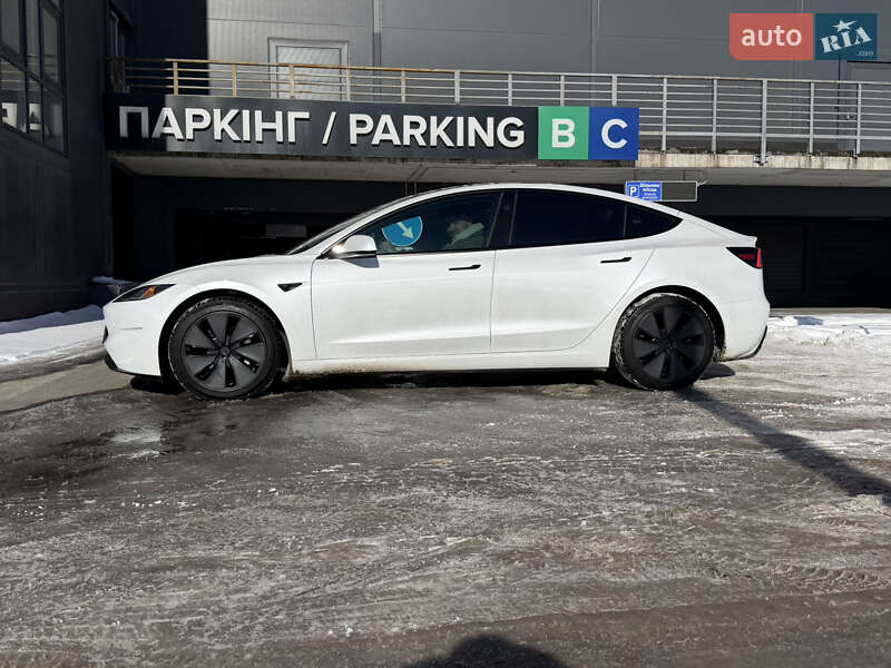 Седан Tesla Model 3 2024 в Києві