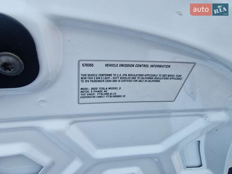 Седан Tesla Model 3 2023 в Києві