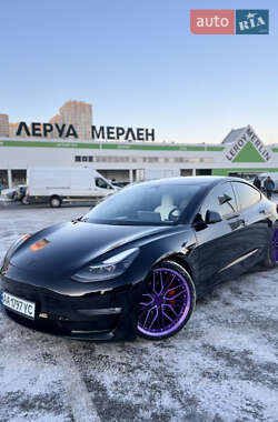 Седан Tesla Model 3 2022 в Киеве