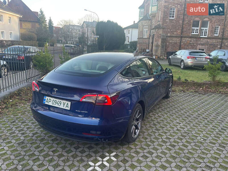 Седан Tesla Model 3 2021 в Івано-Франківську