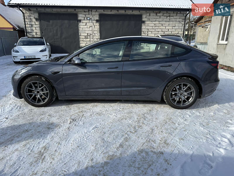 Седан Tesla Model 3 2021 в Луцьку