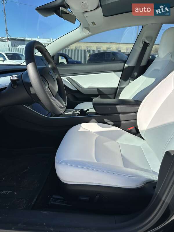 Седан Tesla Model 3 2020 в Харькове