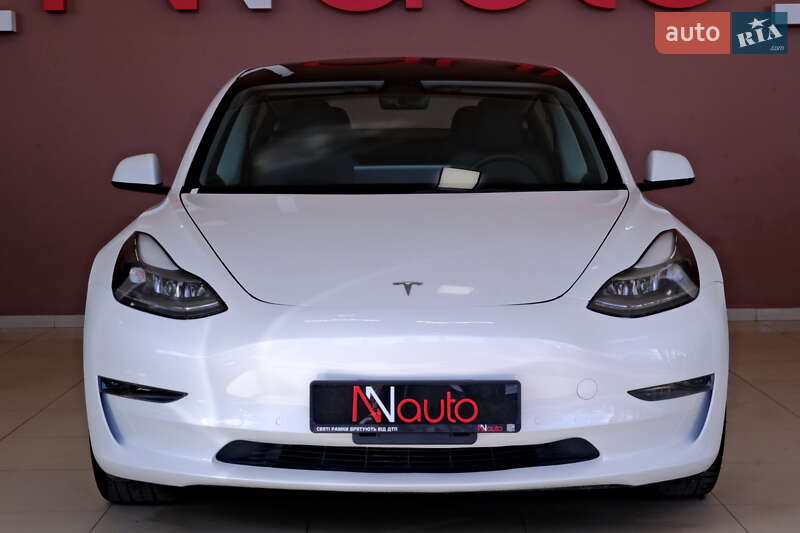 Седан Tesla Model 3 2022 в Одессе