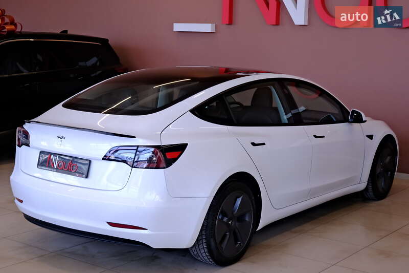 Седан Tesla Model 3 2022 в Одессе
