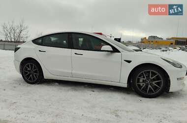 Седан Tesla Model 3 2022 в Ровно