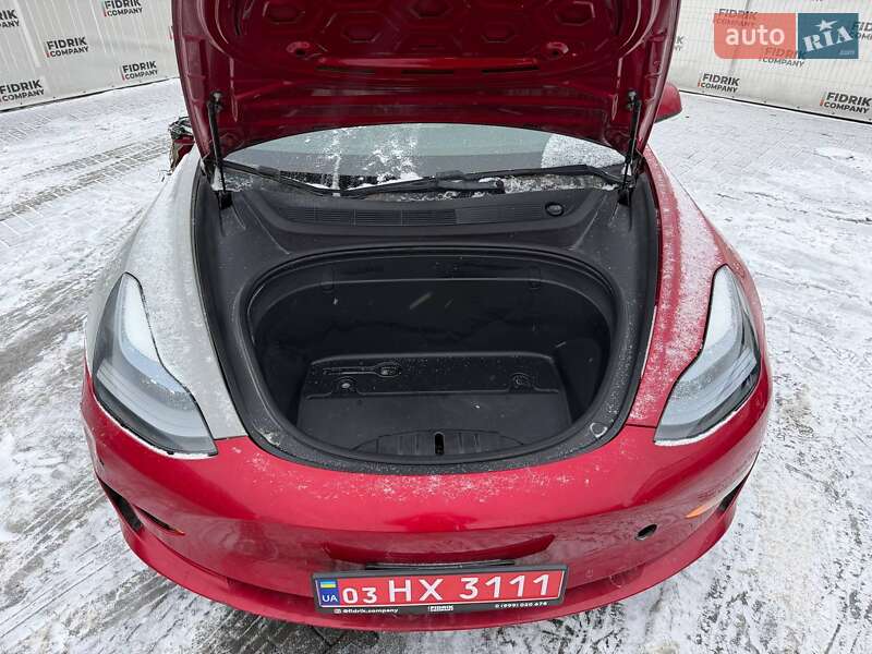 Седан Tesla Model 3 2019 в Луцке