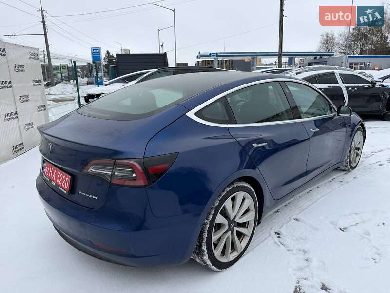 Седан Tesla Model 3 2020 в Луцьку