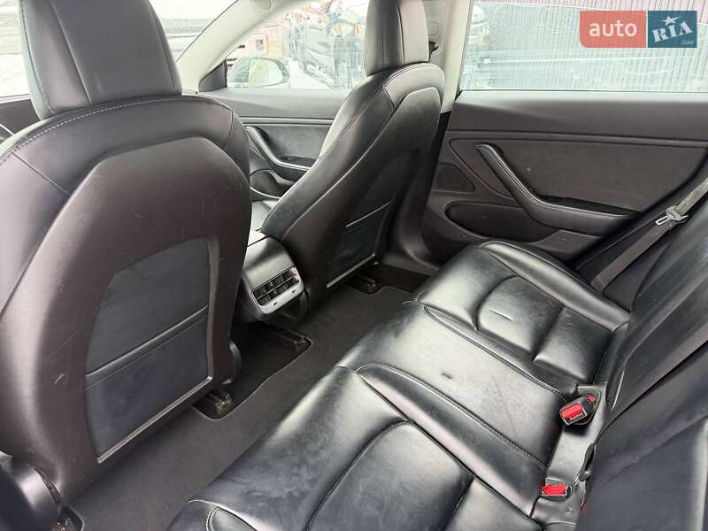 Седан Tesla Model 3 2019 в Луцьку