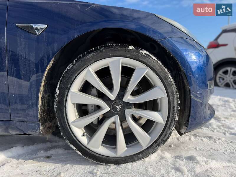 Седан Tesla Model 3 2018 в Луцьку