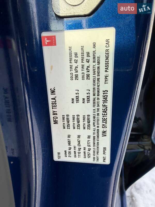 Седан Tesla Model 3 2018 в Луцьку