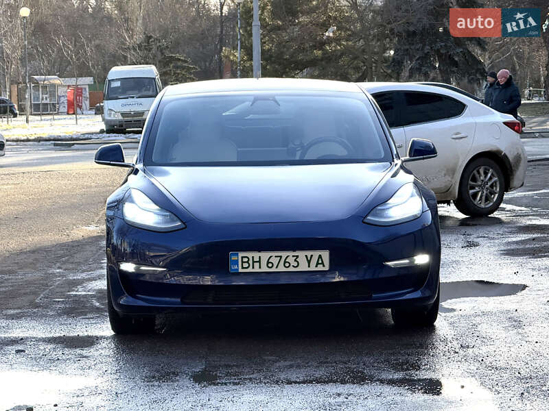 Седан Tesla Model 3 2018 в Одесі