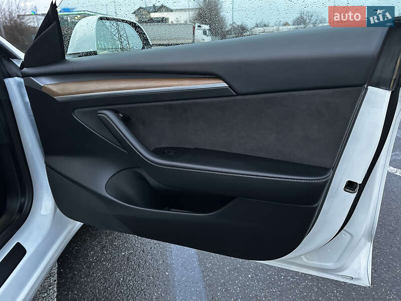 Седан Tesla Model 3 2022 в Ужгороде фото 41 Седан Tesla Model 3 2022 в Ужгороде