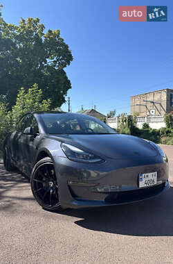Седан Tesla Model 3 2023 в Коростені