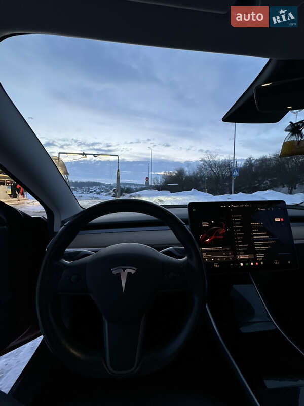 Седан Tesla Model 3 2019 в Тернополе фото 32 Седан Tesla Model 3 2019 в Тернополе