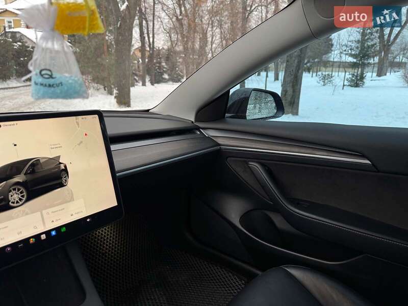 Седан Tesla Model 3 2022 в Киеве