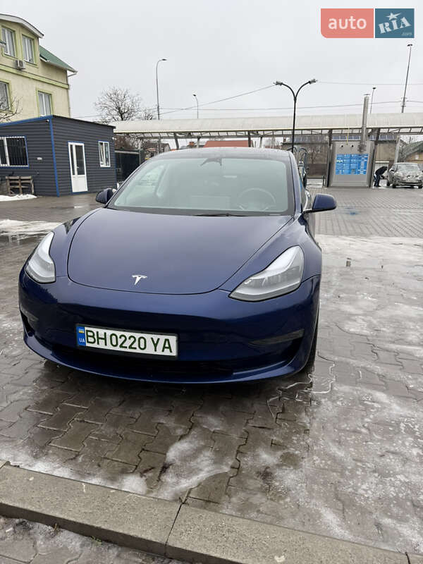 Седан Tesla Model 3 2023 в Одесі