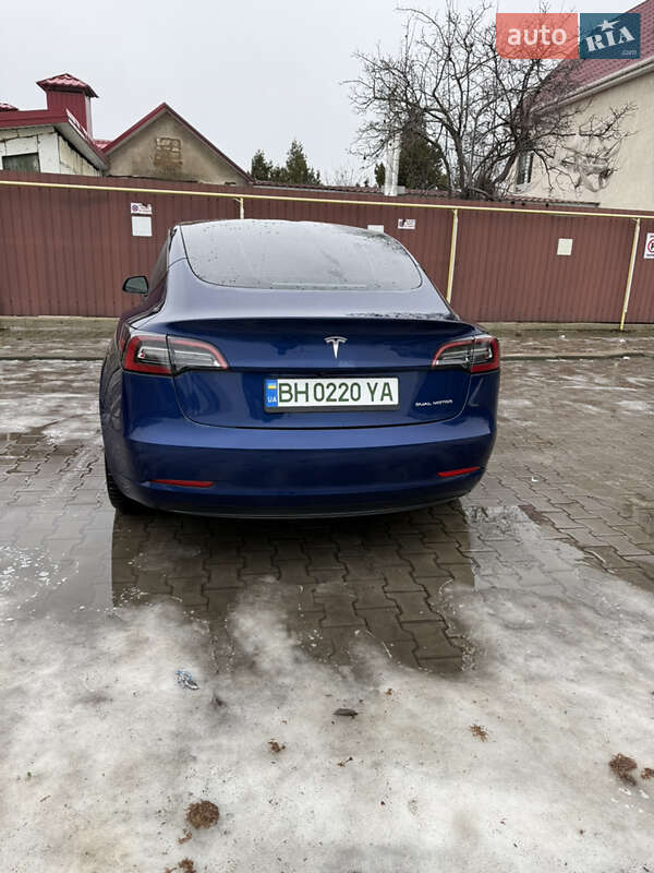 Седан Tesla Model 3 2023 в Одесі