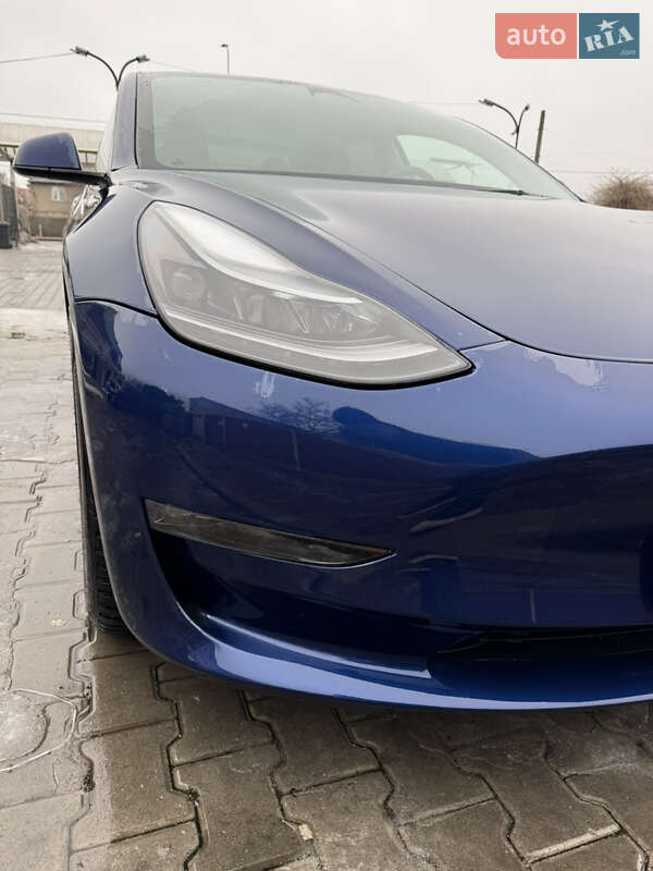 Седан Tesla Model 3 2023 в Одесі