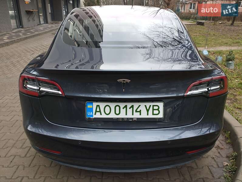 Седан Tesla Model 3 2018 в Ужгороді