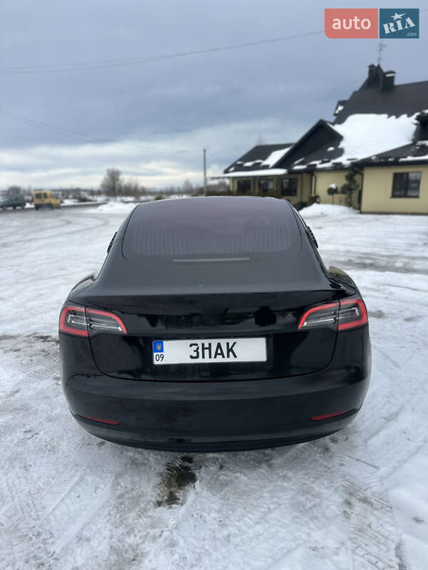 Седан Tesla Model 3 2018 в Ивано-Франковске