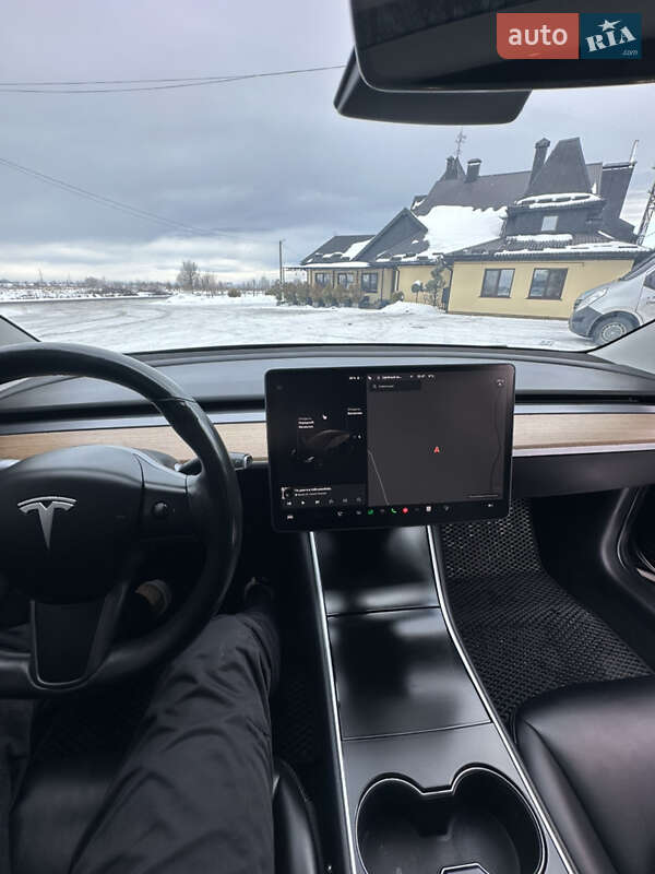 Седан Tesla Model 3 2018 в Ивано-Франковске