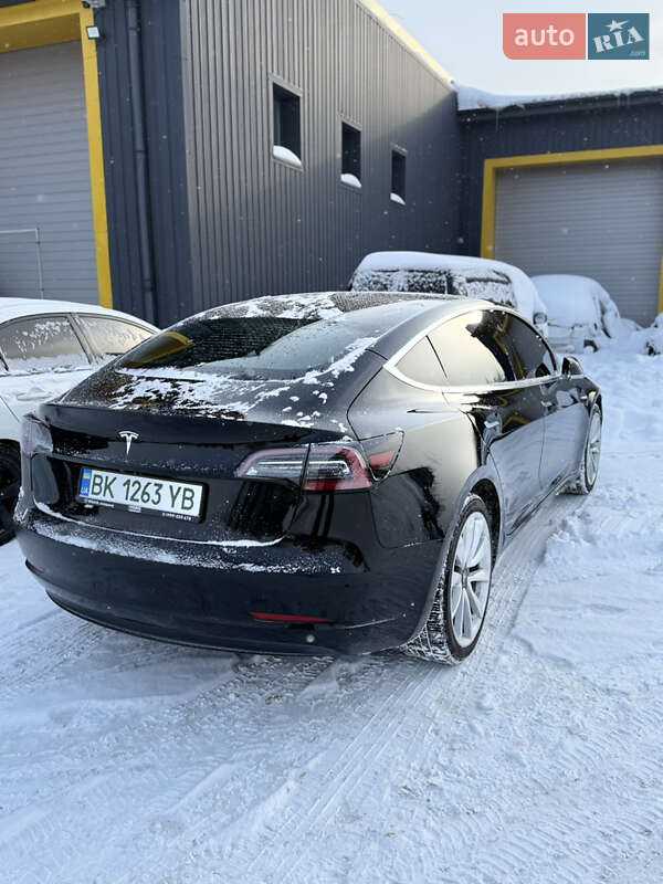 Седан Tesla Model 3 2019 в Рівному