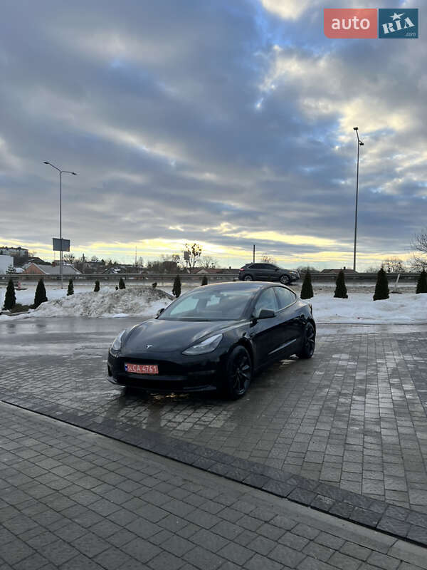 Седан Tesla Model 3 2022 в Львові