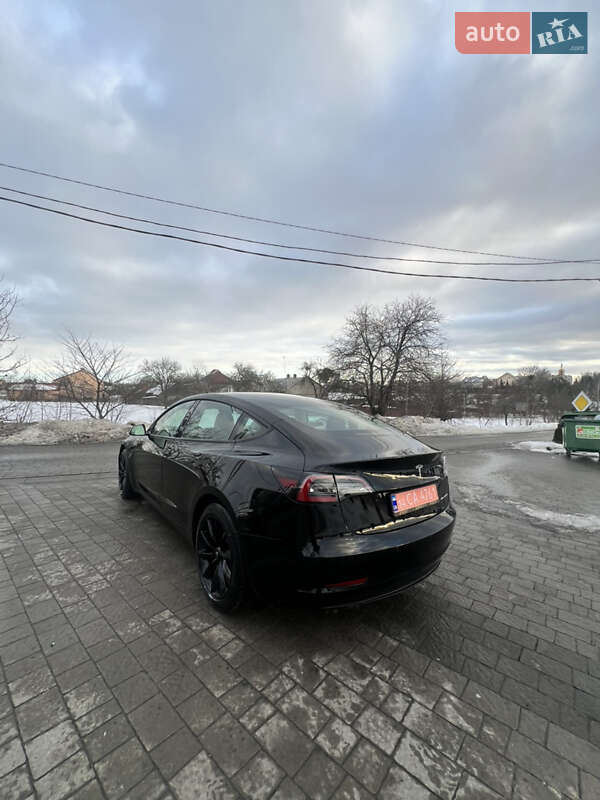 Седан Tesla Model 3 2022 в Львові