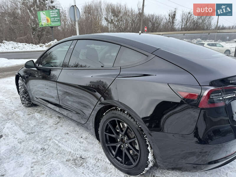 Седан Tesla Model 3 2021 в Луцке