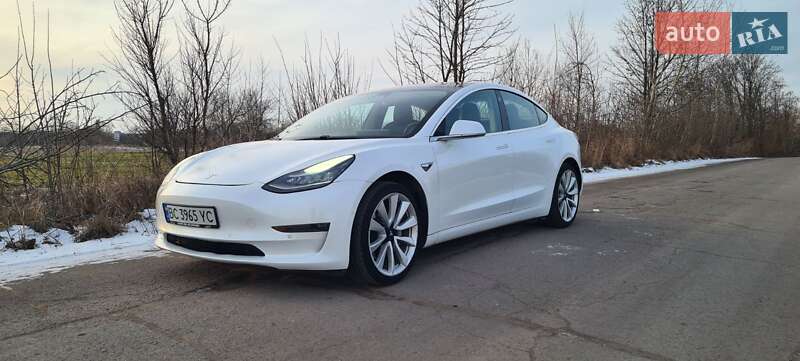Седан Tesla Model 3 2017 в Нововолынске фото Седан Tesla Model 3 2017 в Нововолынске