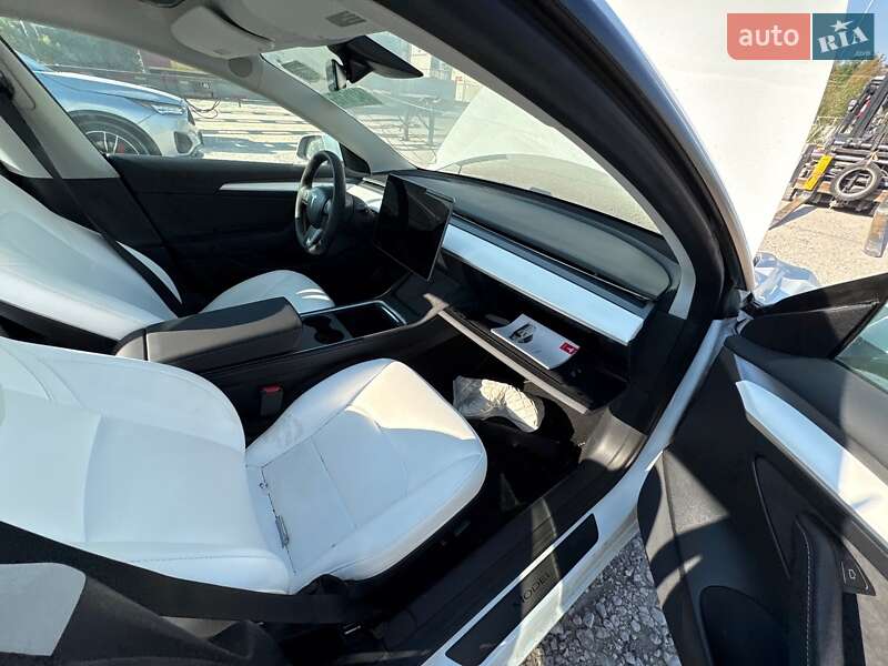 Седан Tesla Model 3 2023 в Києві