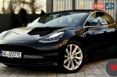 Седан Tesla Model 3 2019 в Києві